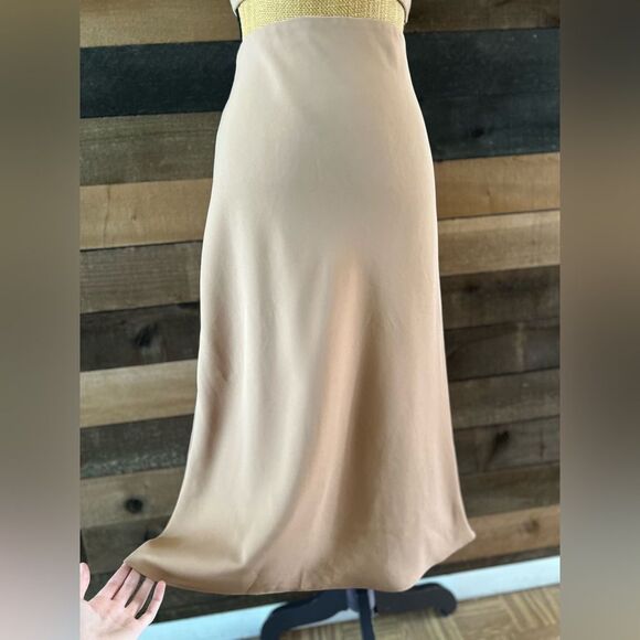 Express Women's Tan Skirt - Picture 4 of 10